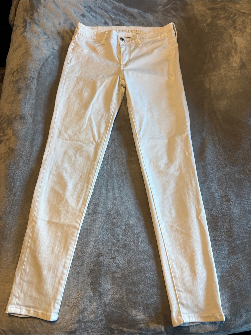 American Eagle Outfitters Cream Skinny Jeans